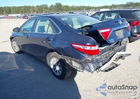 2016 Toyota Camry Le z USA, uszkodzony, nr VIN 4T1BF1FK9GU545019